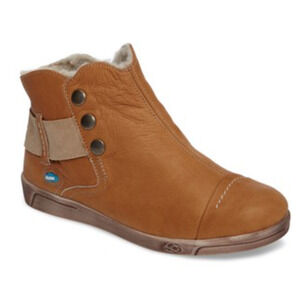CLOUD Footwear Womens Aline Basic Boots Size 7 EU 38 Tan Leather Wool Lining NIB